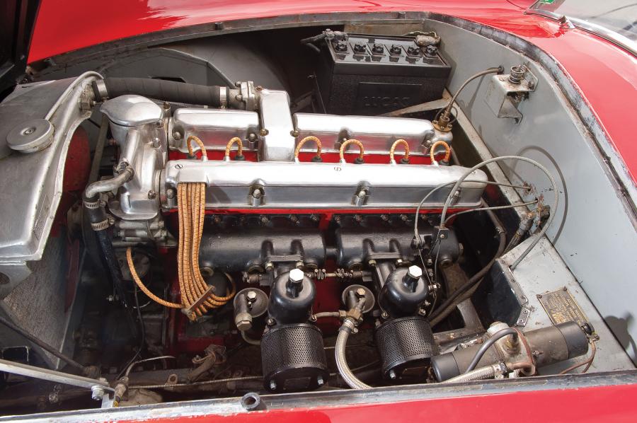 Моторный отсек Aston Martin DB2/4 Bertone Spider (LML/507) 1953 года  (фото 20 из 30)
